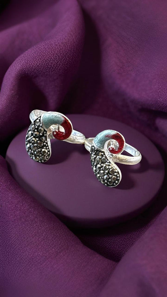 Elegant Peacock Toe Ring