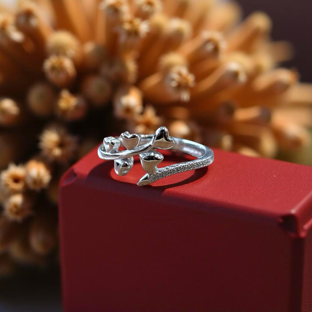 Leafy Italian AD Silver Ring