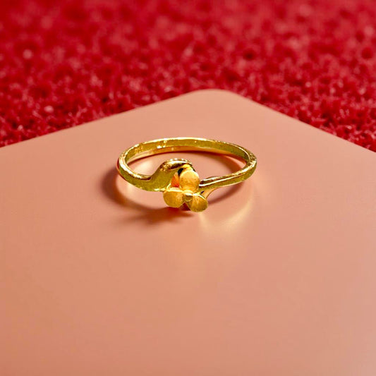 Leafy Minimal Gold Ring